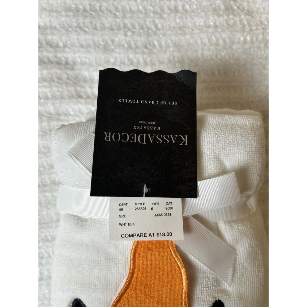Set Of 2 Kassatex Penguin Halloween Hand Towels Kitchen Bath NEW NWT Kassa Decor